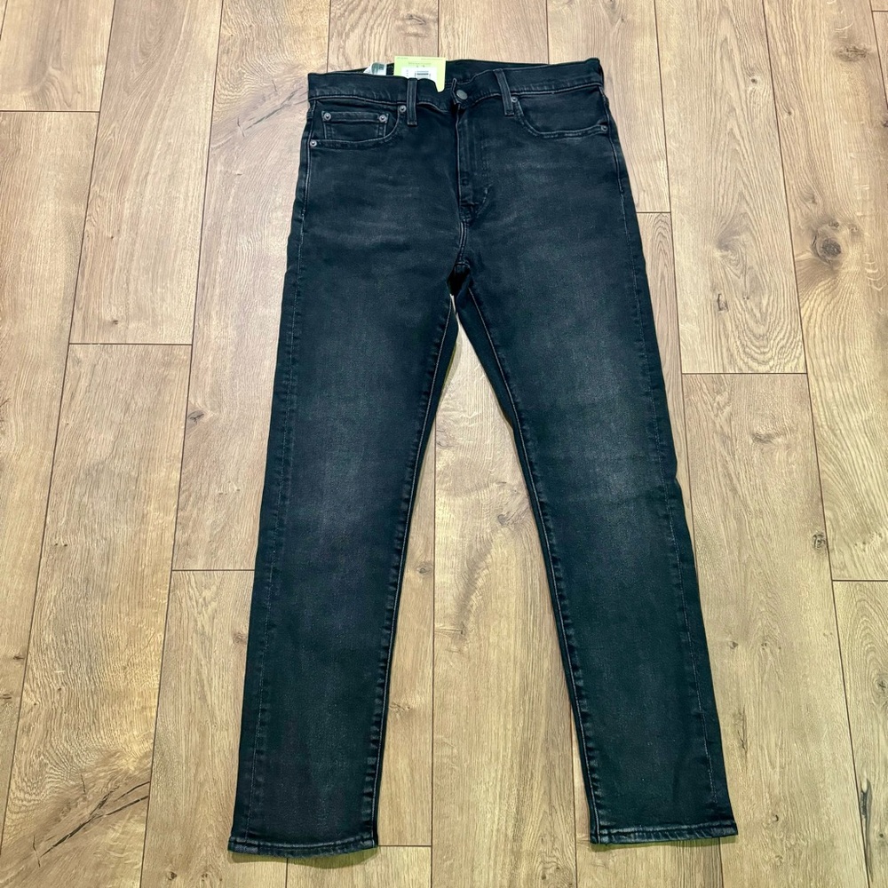 Levi’s Mens 32 x 30 Dark Wash Jeans